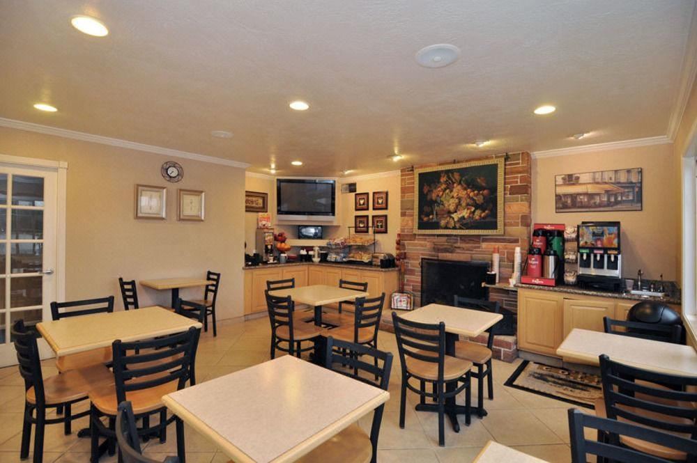 Photo of Livingroom in North Fremont Street