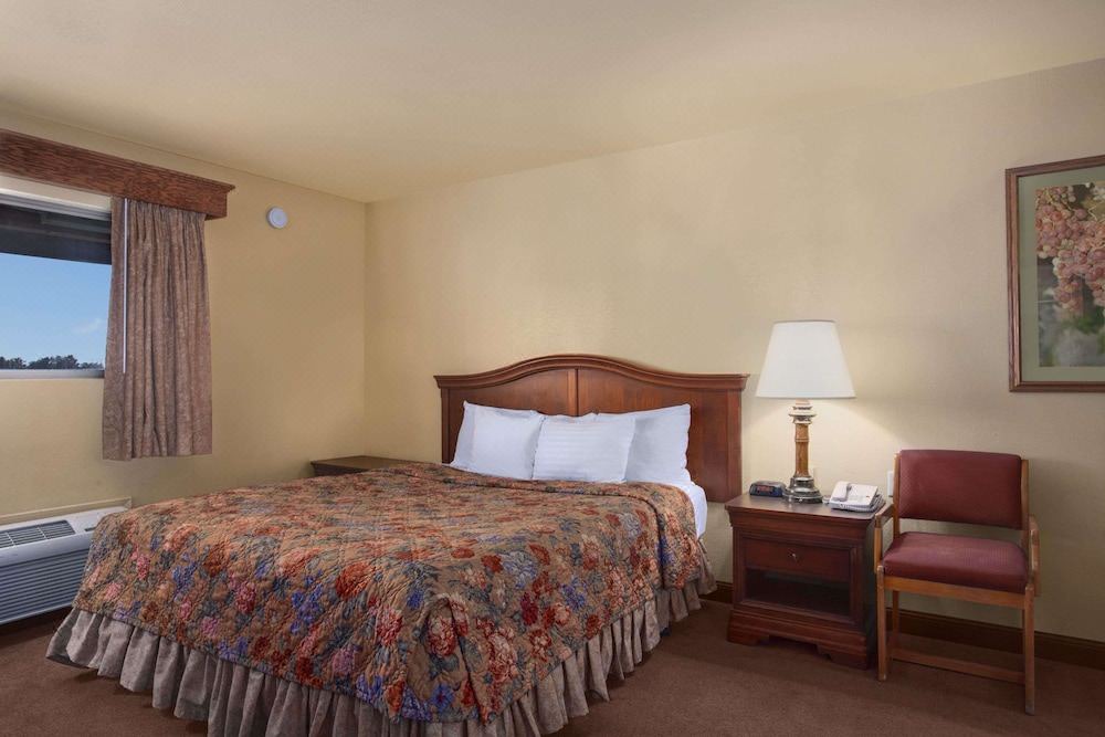 Photo of Bedroom in Lemoore