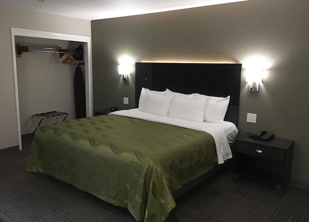 Photo of Bedroom in Kettleman City