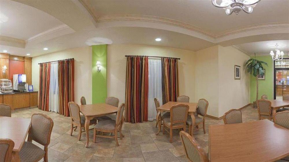 Photo of Livingroom in Hesperia