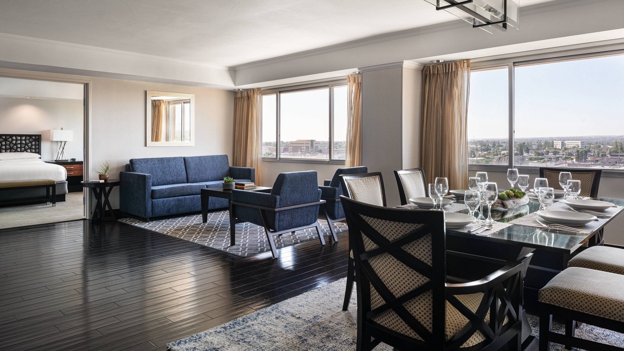 Photo of Livingroom in Downtown