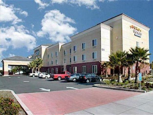 Photo of Buildings in Nut Tree