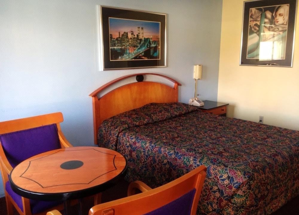 Photo of Bedroom in Hemet