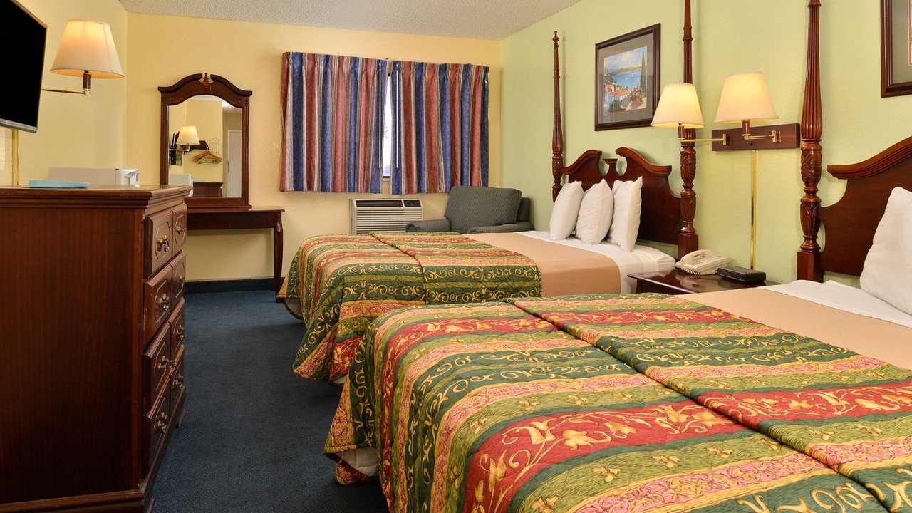 Photo of Bedroom in Delano