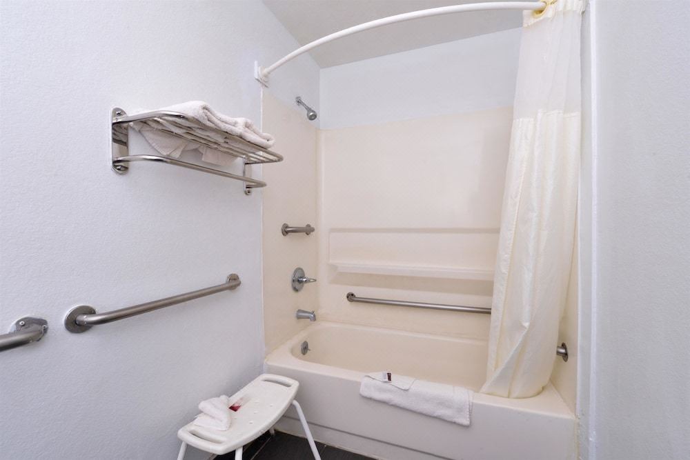 Photo of Bathroom in Delano