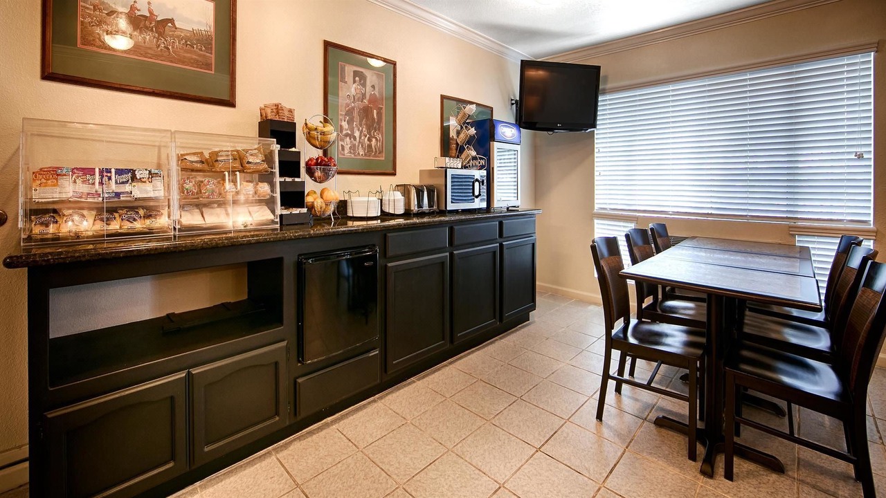 Photo of Kitchen in Southwestern Sacramento