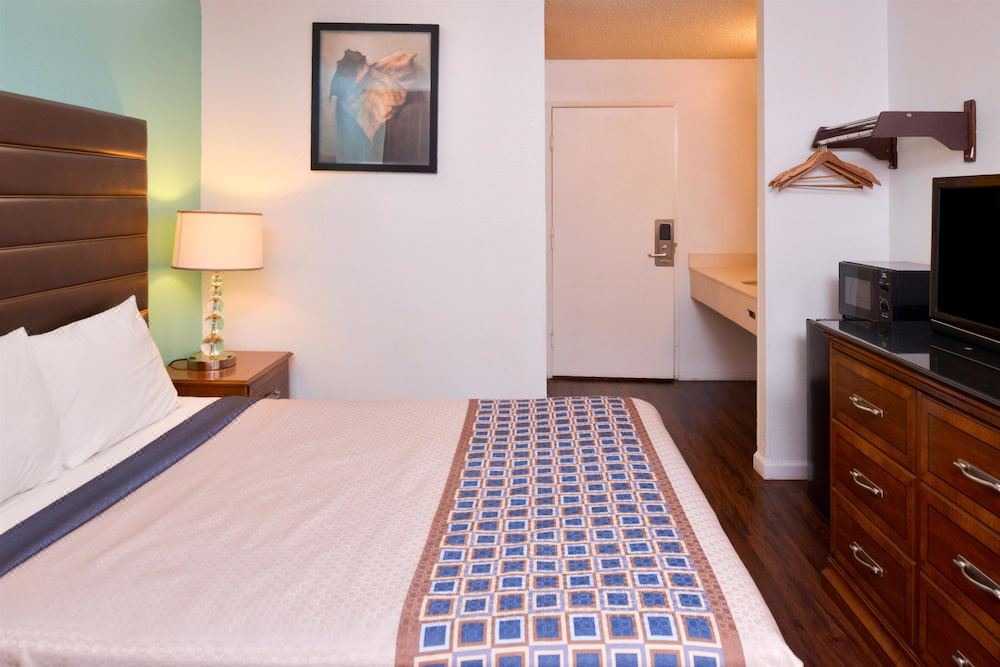 Photo of Bedroom in Delano