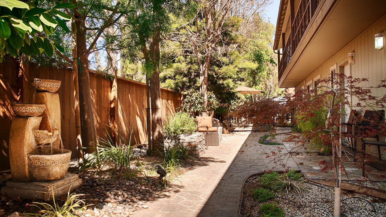 Photo of Buildings in Palo Alto