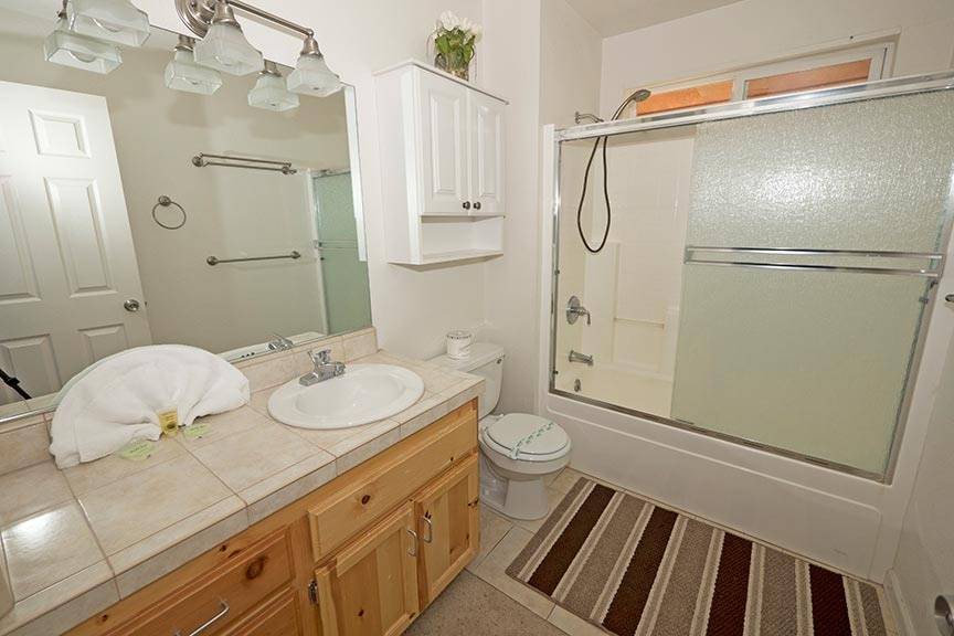 Photo of Bathroom in Bijou Park