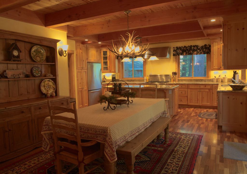 Photo of Livingroom in Tahoe Pines