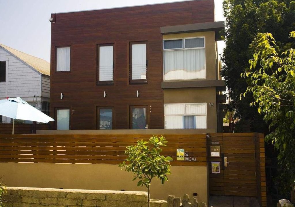 Photo of Buildings in Marina Peninsula