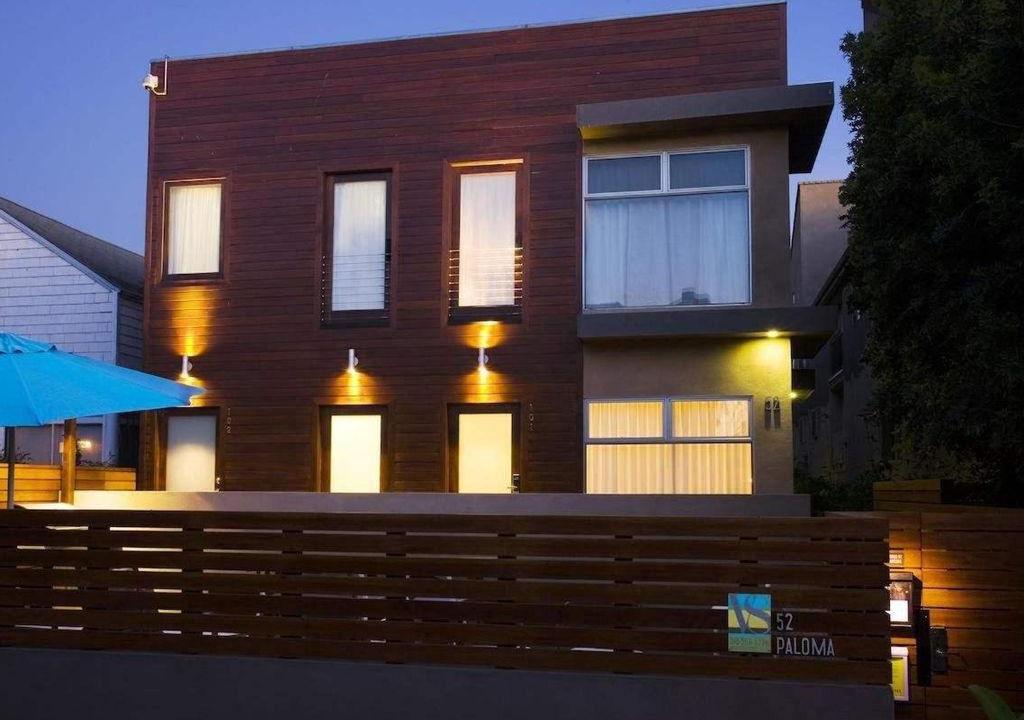 Photo of Buildings in Marina Peninsula