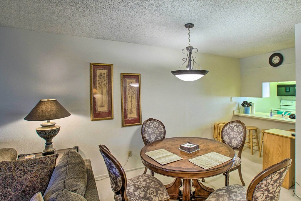 Photo of Livingroom in Winfield Place