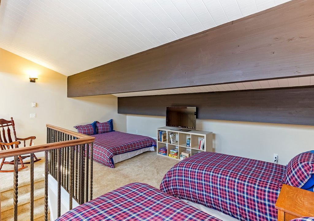 Photo of Livingroom in Brockway