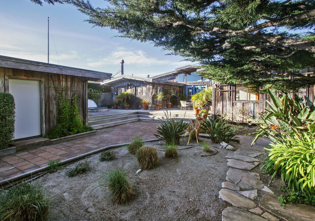 Photo of Buildings in Stinson Beach