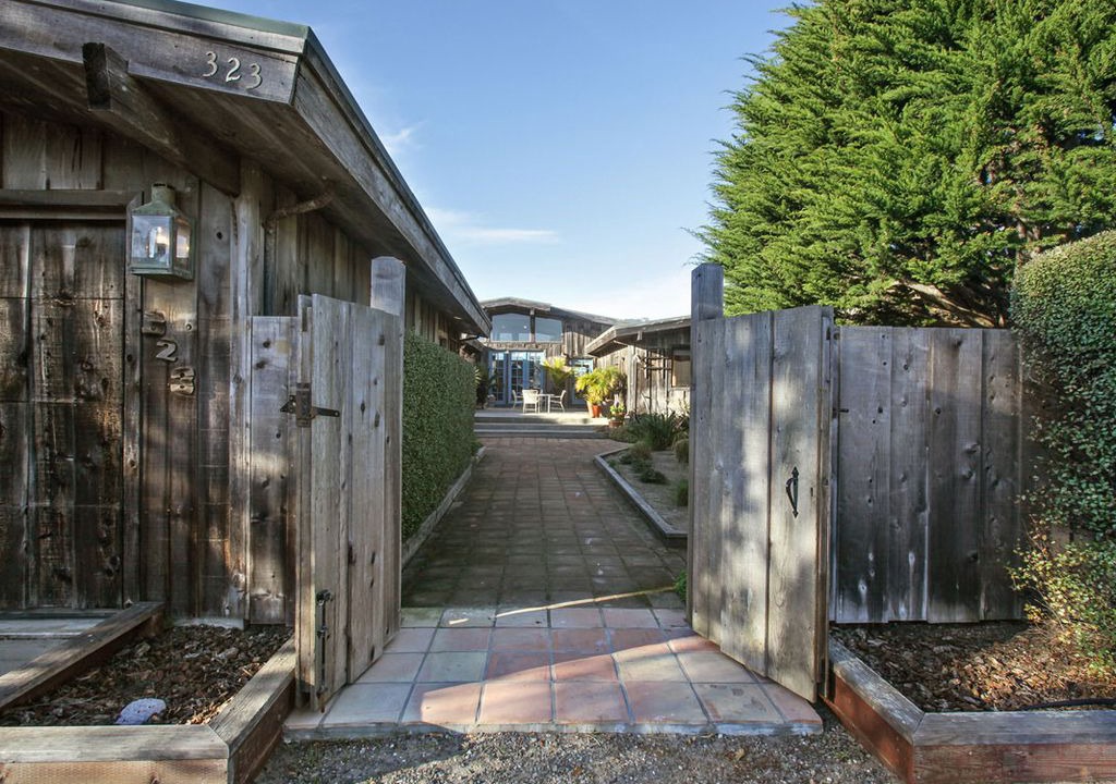 Photo of Buildings in Stinson Beach