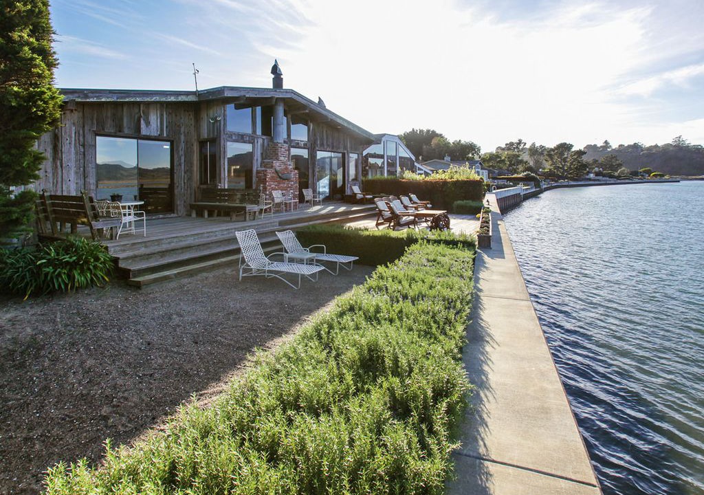 Photo of Buildings in Stinson Beach