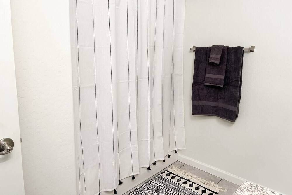 Photo of Bathroom in Prescott Valley Units
