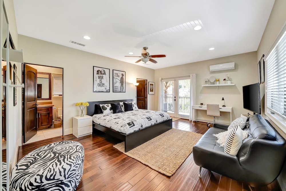 Photo of Outdoor in Tarzana