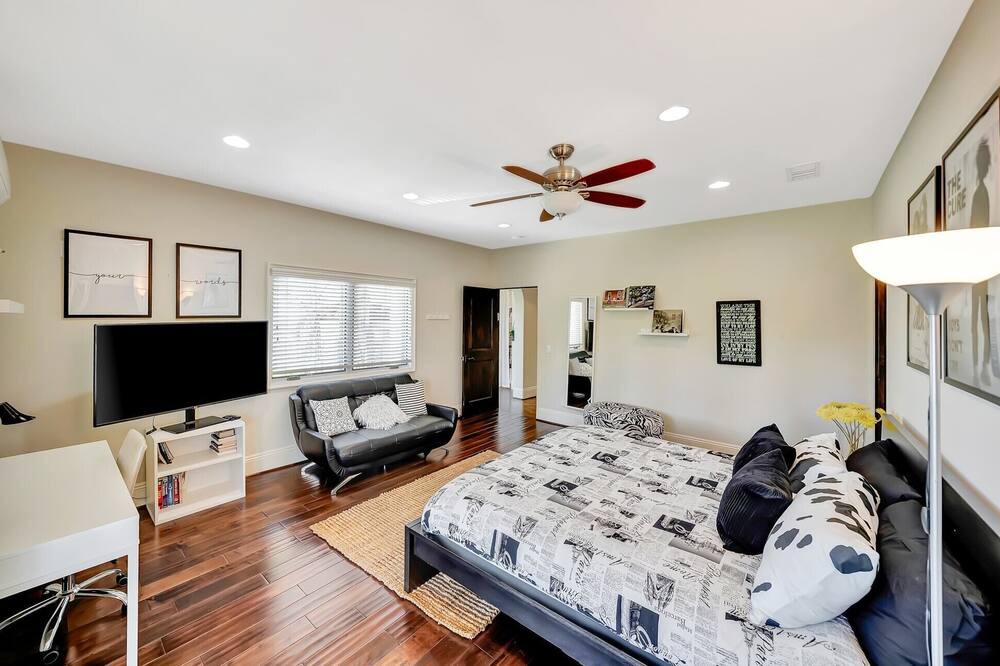 Photo of Outdoor in Tarzana