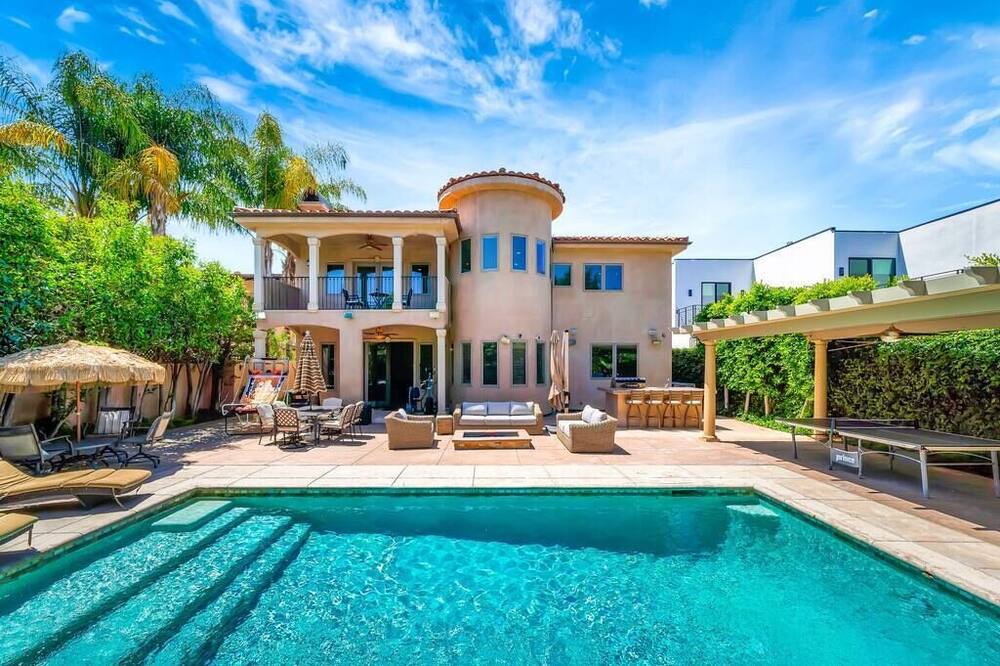Photo of Outdoor in Tarzana