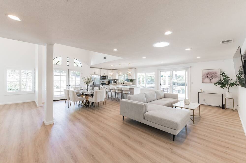 Photo of Livingroom in Rancho Bernardo