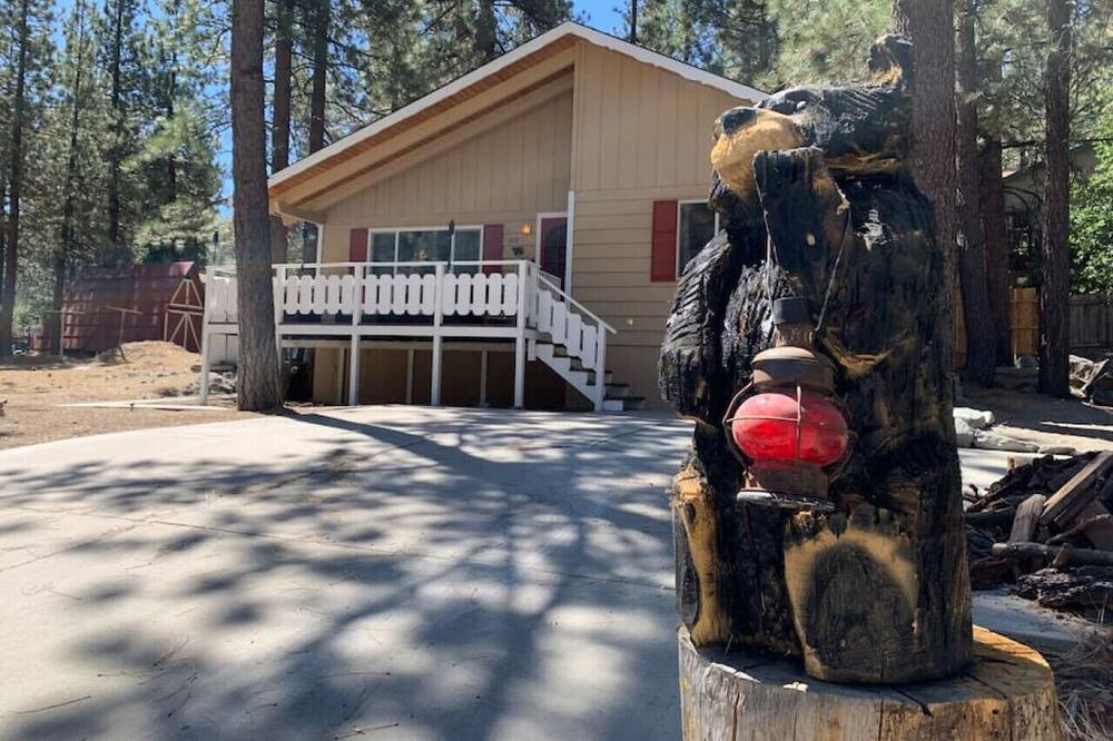 Photo of Bedroom in Wrightwood