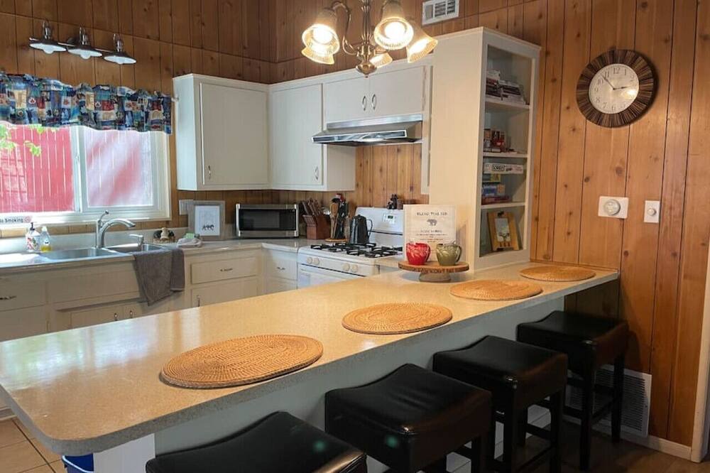 Photo of Bedroom in Wrightwood