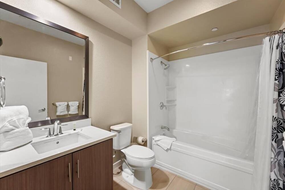 Photo of Bathroom in Mountain View