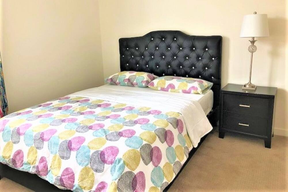 Photo of Bedroom in Lake Forest