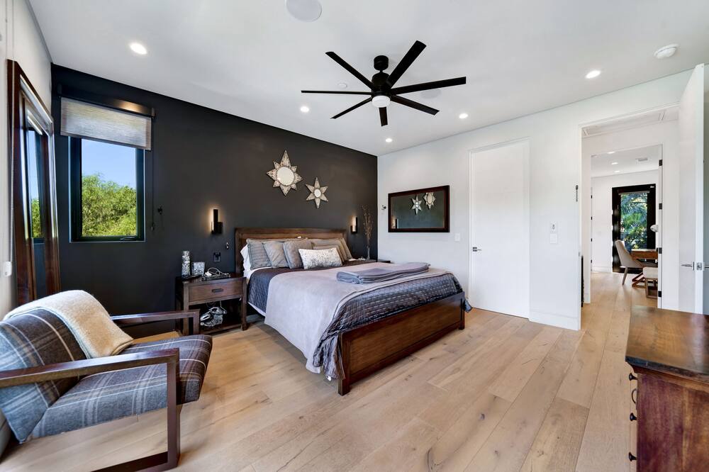 Photo of Bedroom in Tarzana