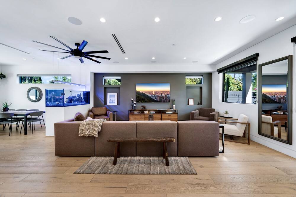 Photo of Others in Tarzana