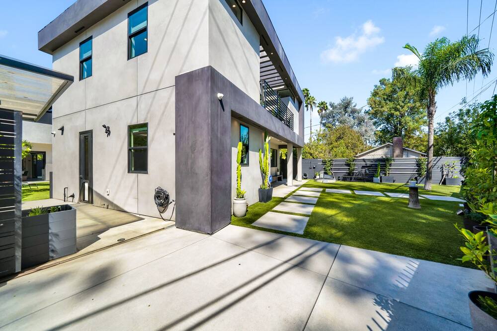Photo of Outdoor in Tarzana