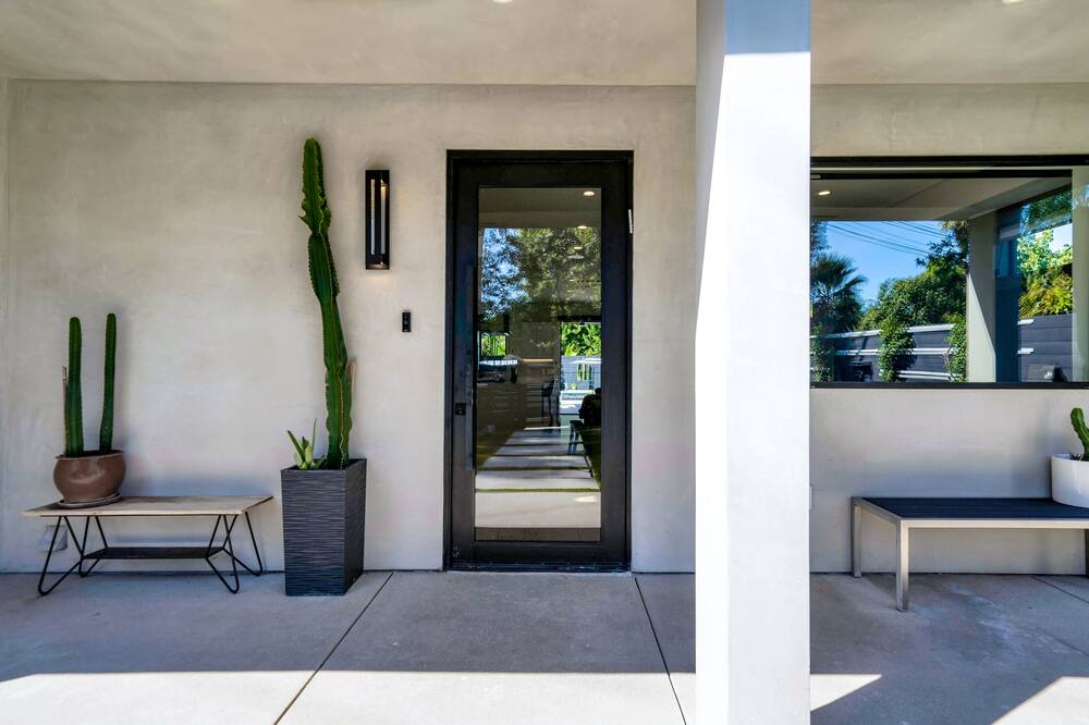 Photo of Others in Tarzana