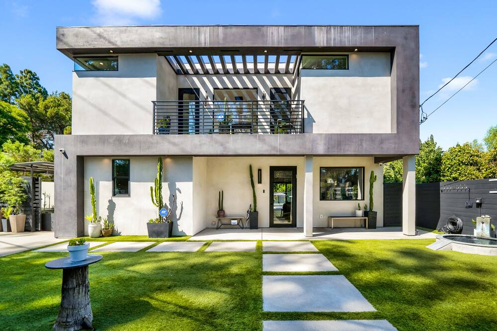 Photo of Outdoor in Tarzana