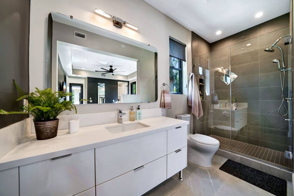 Photo of Bathroom in Tarzana