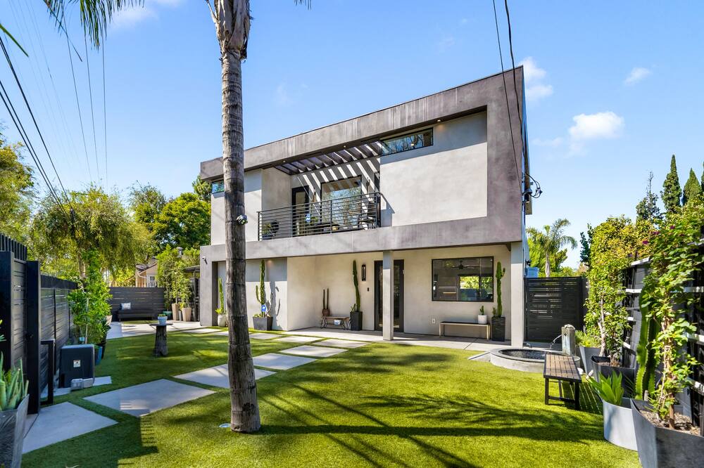 Photo of Outdoor in Tarzana