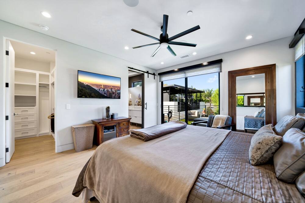 Photo of Bedroom in Tarzana
