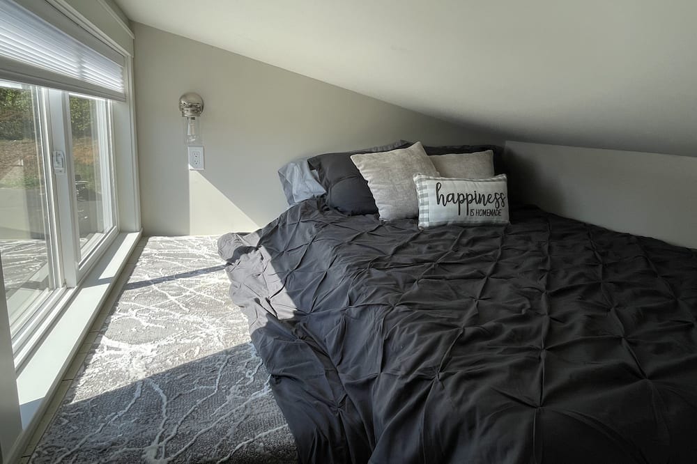 Photo of Bedroom in McKinleyville