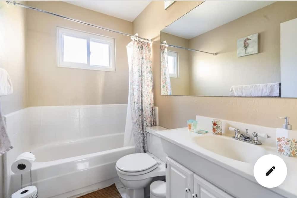 Photo of Bathroom in Antioch