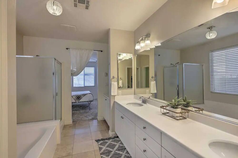 Photo of Bathroom in Greenacres