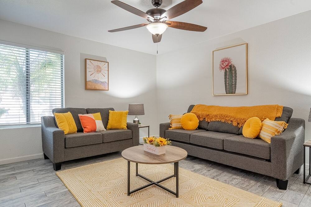 Photo of Livingroom in Yuma