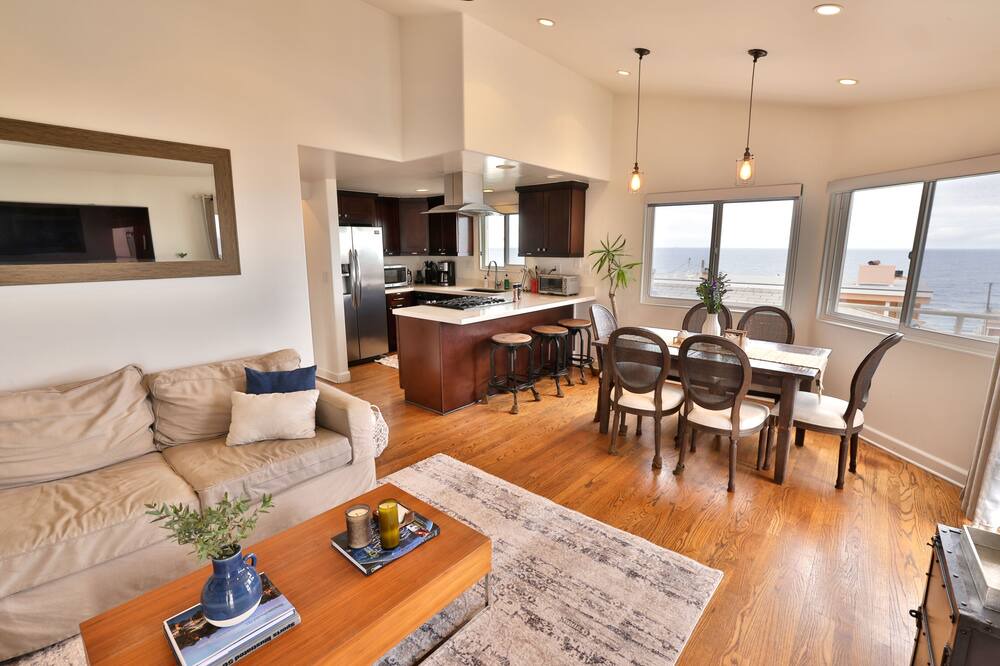 Photo of Bedroom in El Segundo