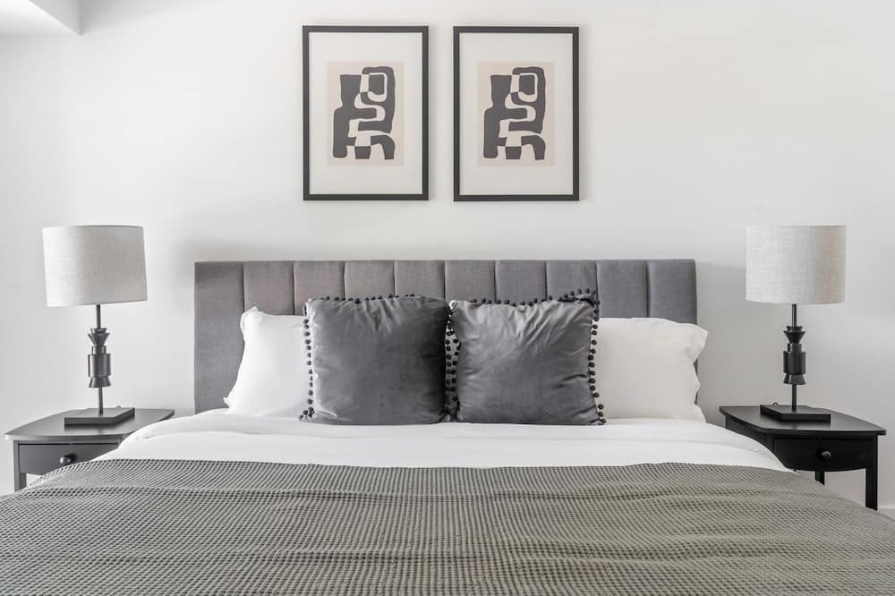 Photo of Bedroom in Sharon Heights