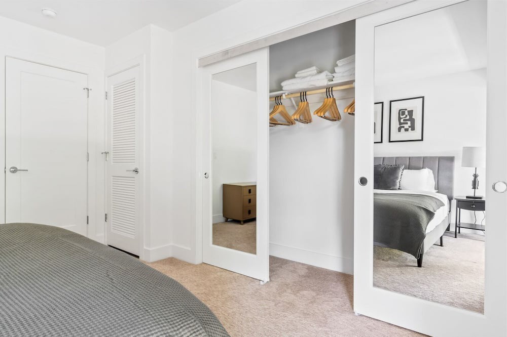 Photo of Bedroom in Sharon Heights