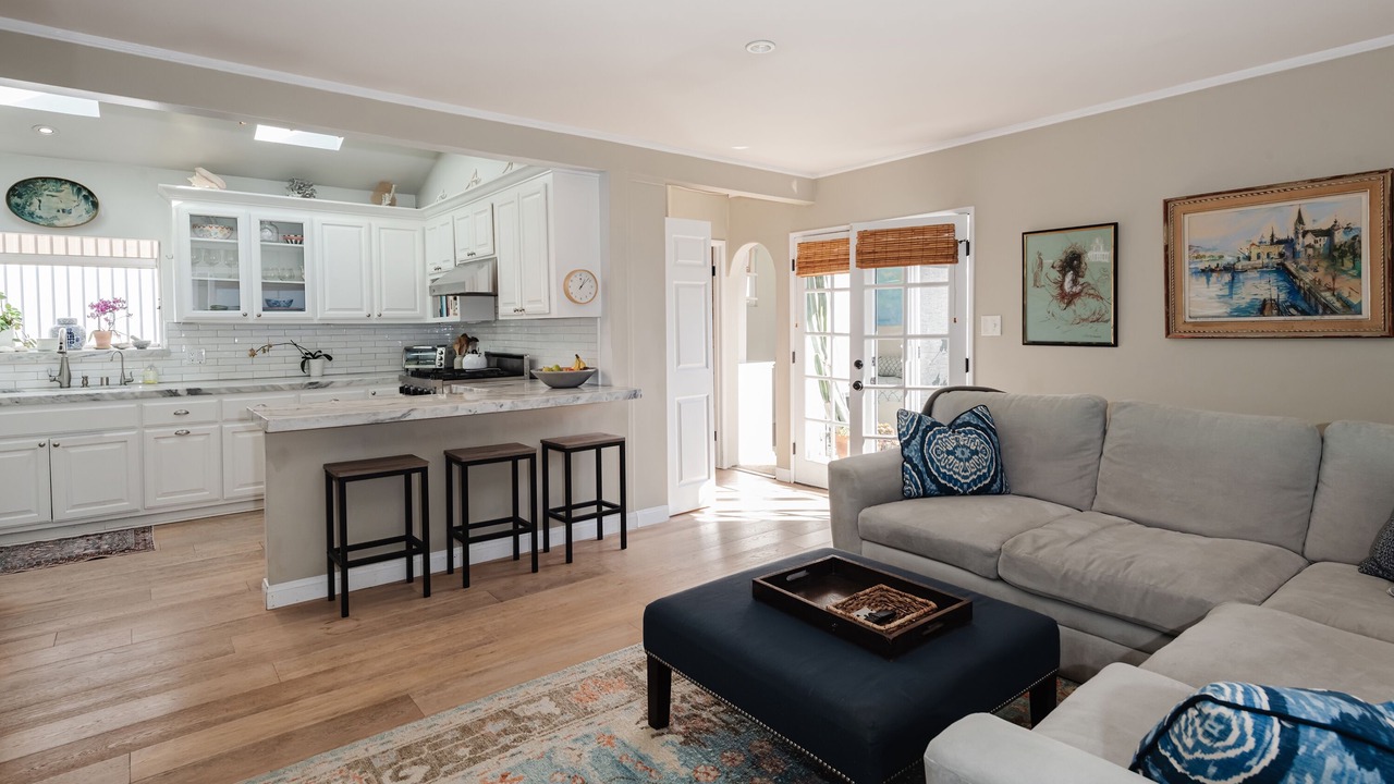 Photo of Livingroom in Gas Lamp Section