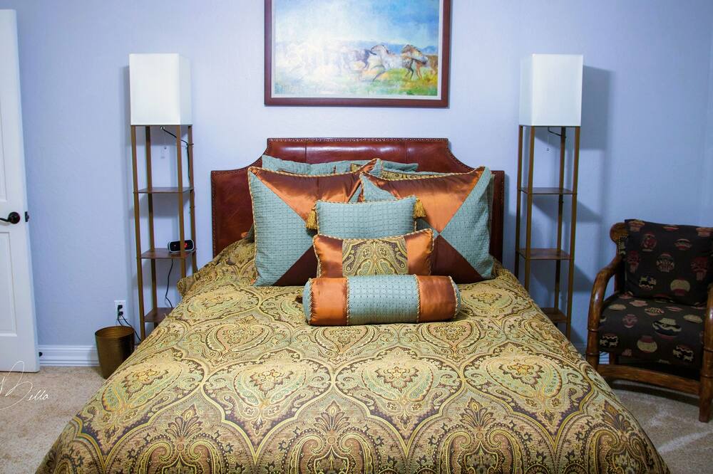 Photo of Bedroom in Pinnacle Peak