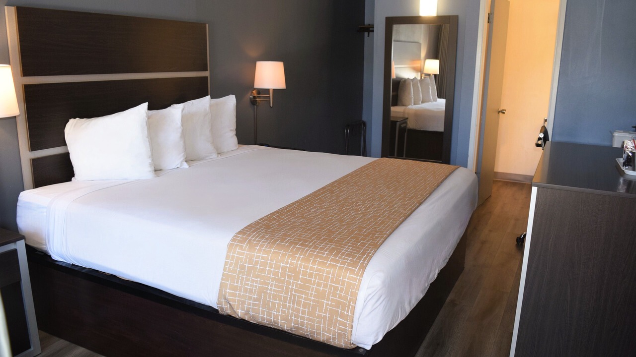 Photo of Bedroom in Hayes Valley