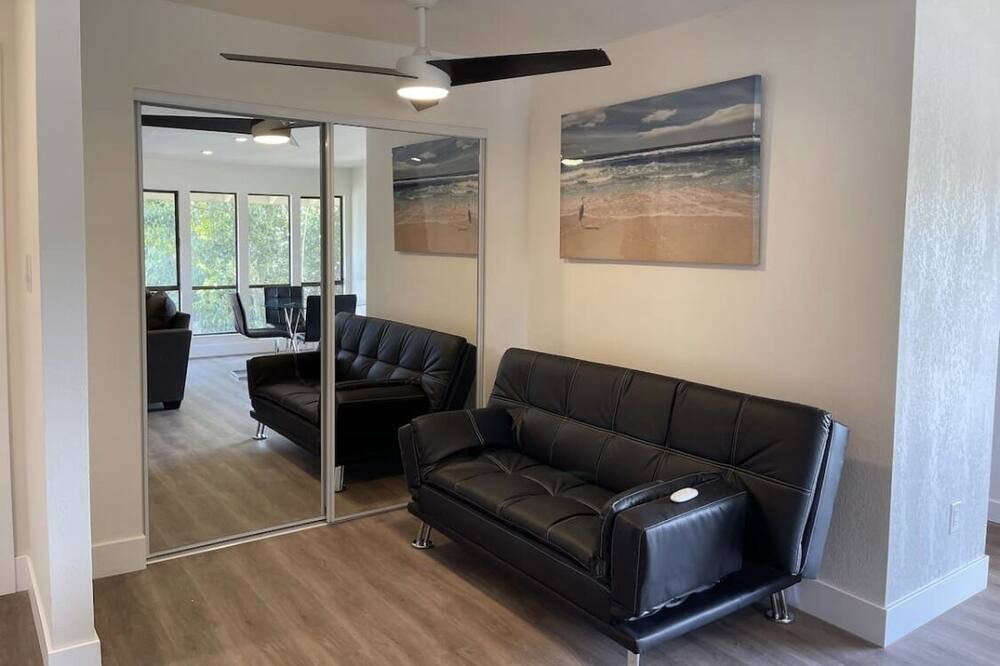 Photo of Livingroom in Antioch