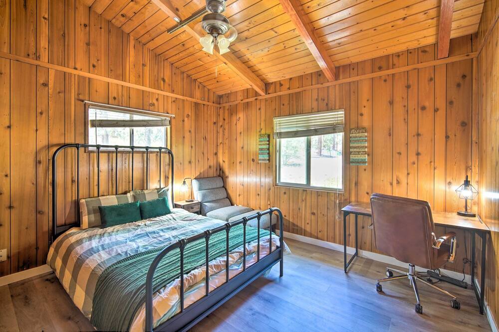 Photo of Bedroom in Wrightwood